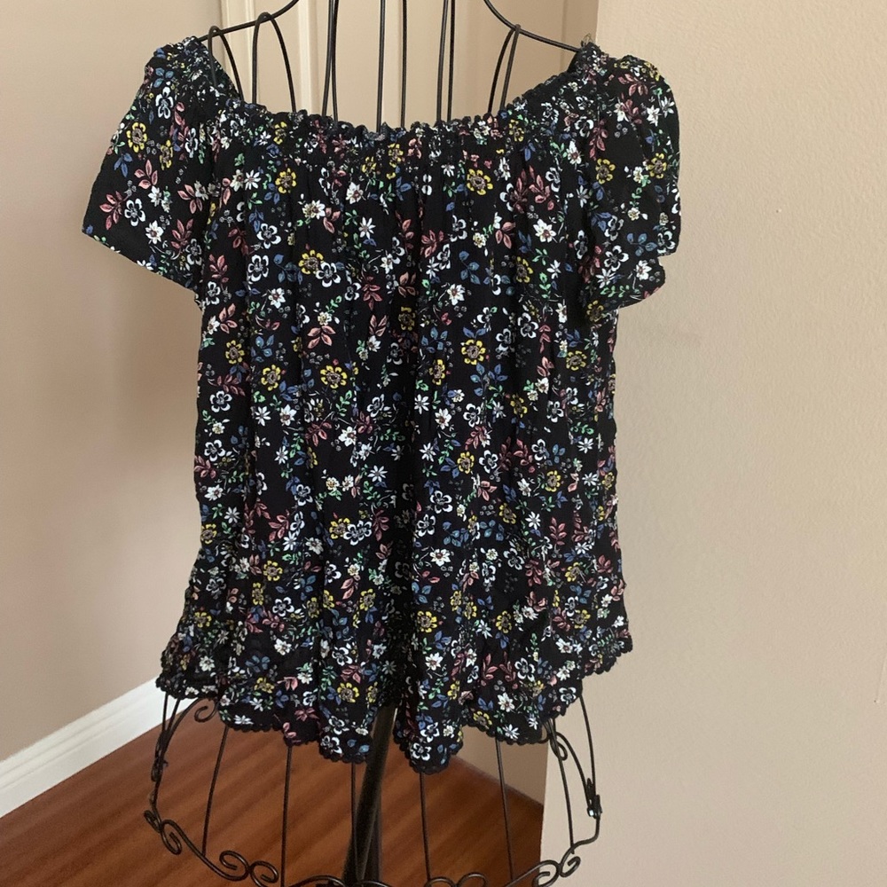 Off the Shoulders Floral Top